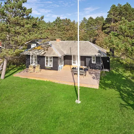 Front In With Kitchen Holiday home Martofte